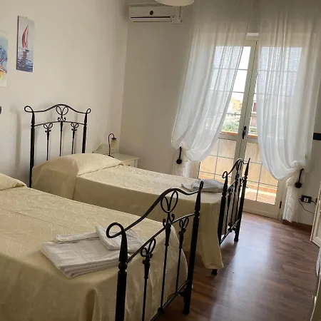 Sunrise Guest house Brancaleone Marina