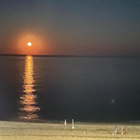 בית הארחה Sunrise ברנקאלאונה מרינה